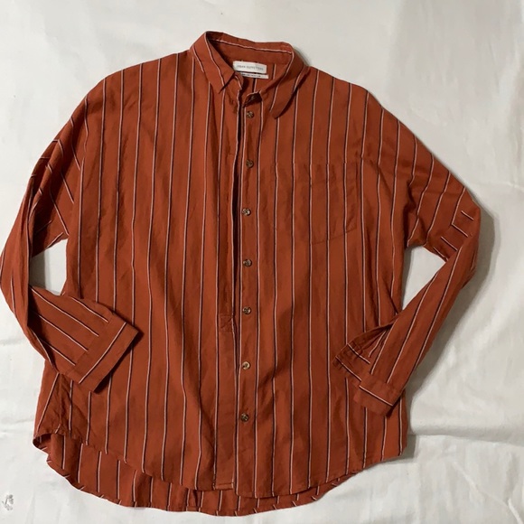 Urban Outfitters - Relaxed-Fit Button-Down Shirt - Picture 3 of 5